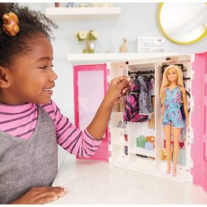 BARBIE CON ARMARIO PORTATIL