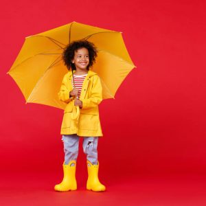 Impermeables, botas de agua y paraguas