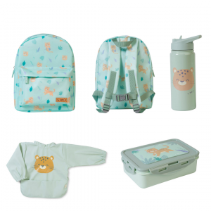 Conjunto especial para guardería de la marca Saro Baby, incluye mochila, babero, botella térmica y portameriendas con diseños monísimos.