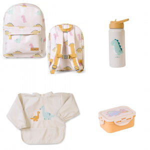 Conjunto especial para guardería de la marca Saro Baby, incluye mochila, babero, botella térmica y portameriendas con diseños monísimos.